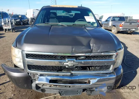 2011 Chevrolet Silverado 1500 Ls z USA, uszkodzony, nr VIN 1GCRCREA0BZ425852